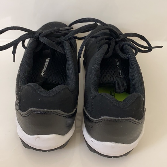 Rawlings Soccer shoes. Youth/boys size 2. - Picture 3 of 7